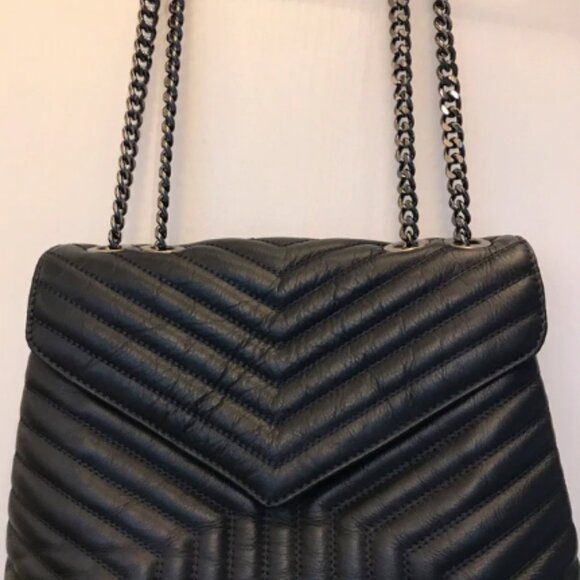 Navy Blue Designer Handbag – Chic & One-of-a-Kind 💙 - Picture 5 of 5